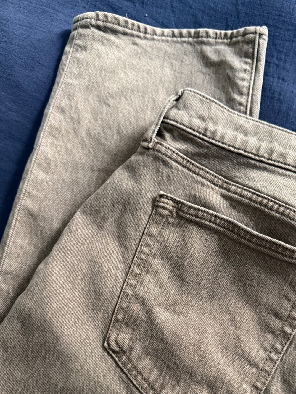 A&F Men's 34x30 90s Athletic Straight Jean - Light Brown Wash - Picture 7 of 7
